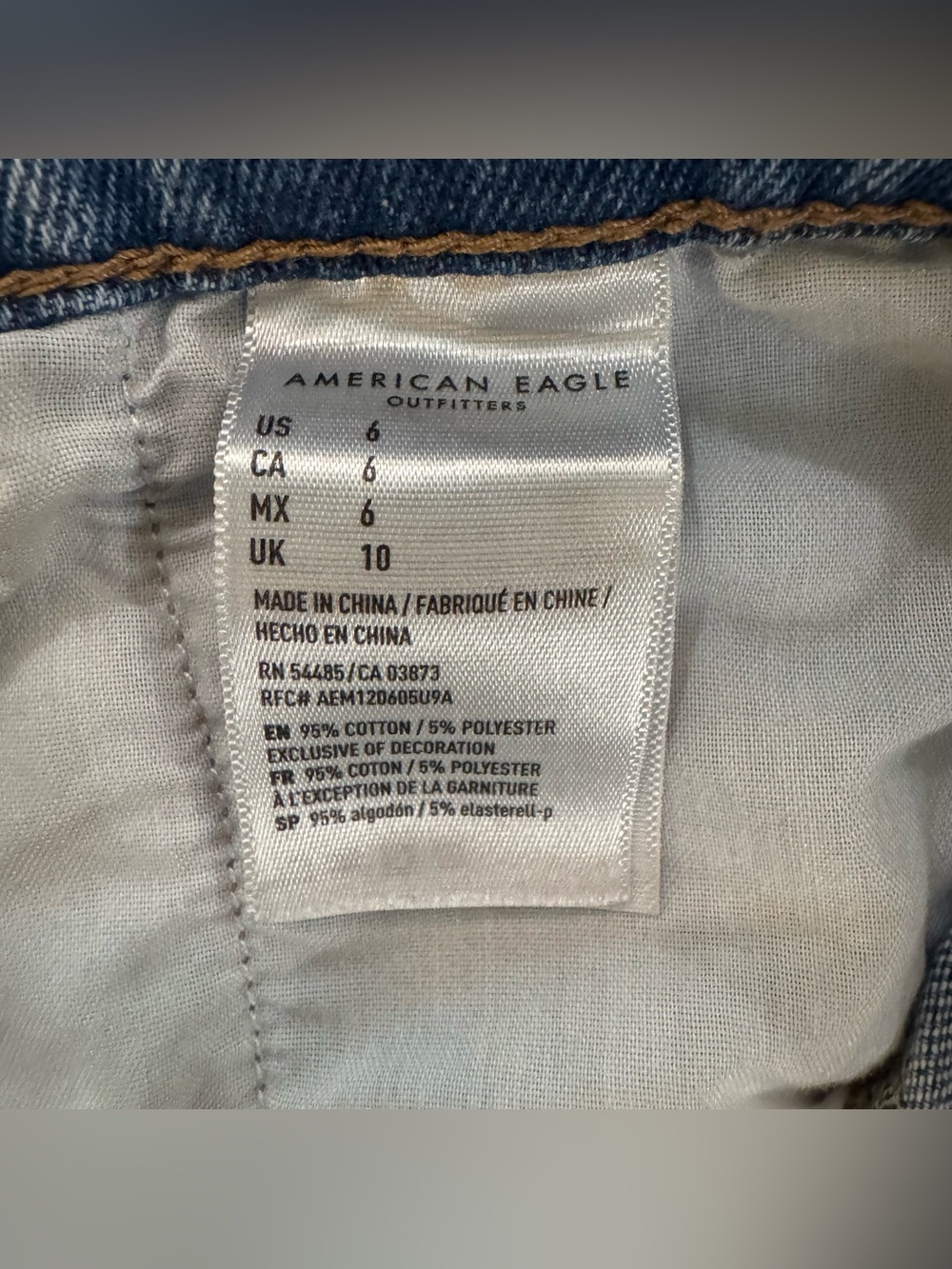 American Eagle Mom Shorts, High Rise Blue Denim, Size 6, Style 5319 - Picture 8 of 9
